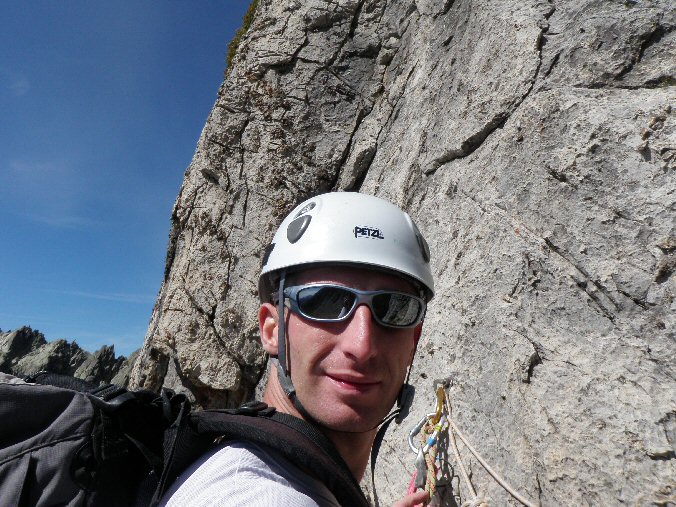 Aiguille de la Nova 027.jpg - Bibi au relais de L5